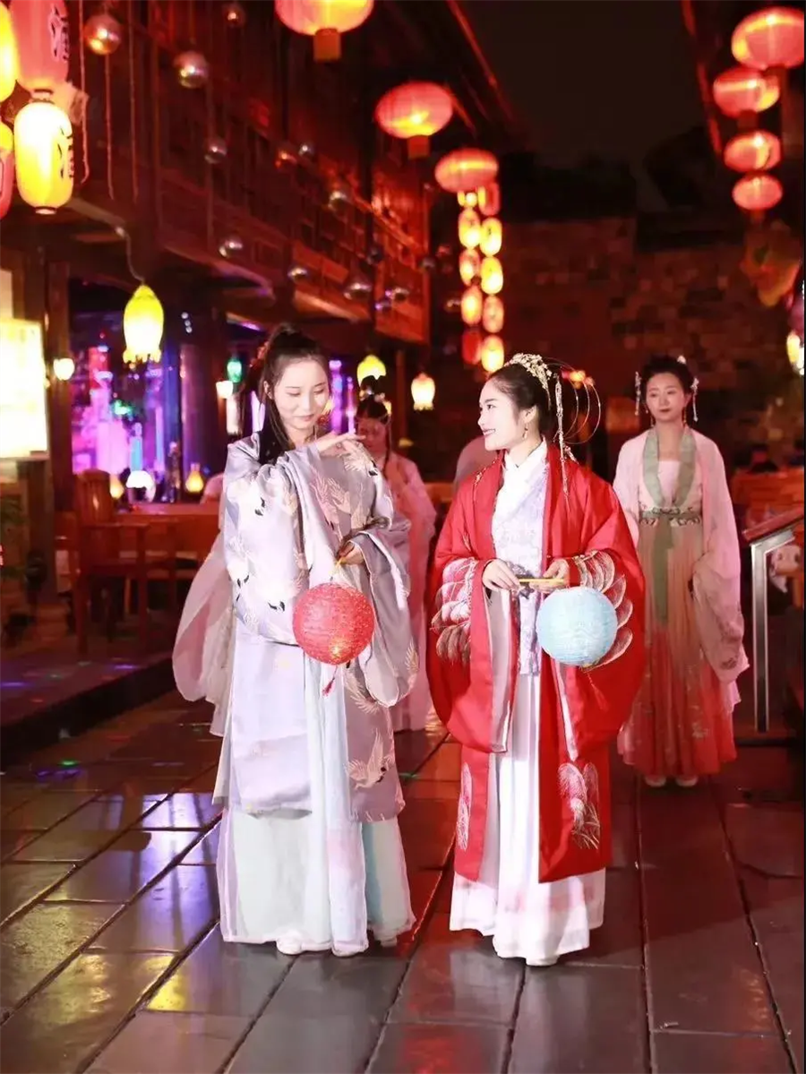 惊!畅玩水世界+夜公园一天仅需9.9!