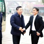 武进区戴士福区长给春秋乐园员工送来新春问候