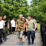 “名嘴”纪连海夏游淹城 访古赏荷论历史的文化自信