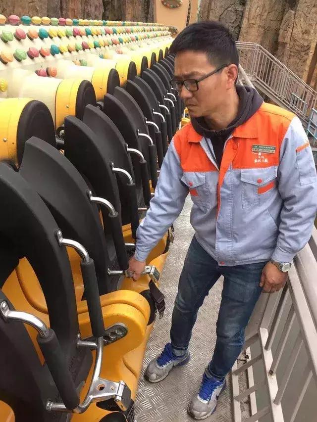 奖章背后的故事:十年炼就“火眼金睛” 为游客安全保驾护航