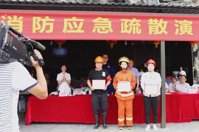 淹城春秋乐园开展消防应急疏散演练 以练为战防患于未“燃”