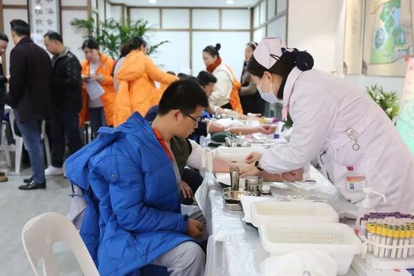 无偿献血是关系人民群众身体健康和生命安全的重大民生问题，是社会文明…