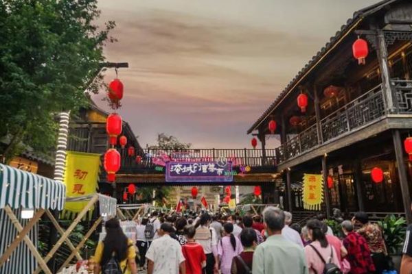 春秋淹城丨诗和远方携手共进，乘风破浪决胜全面小康