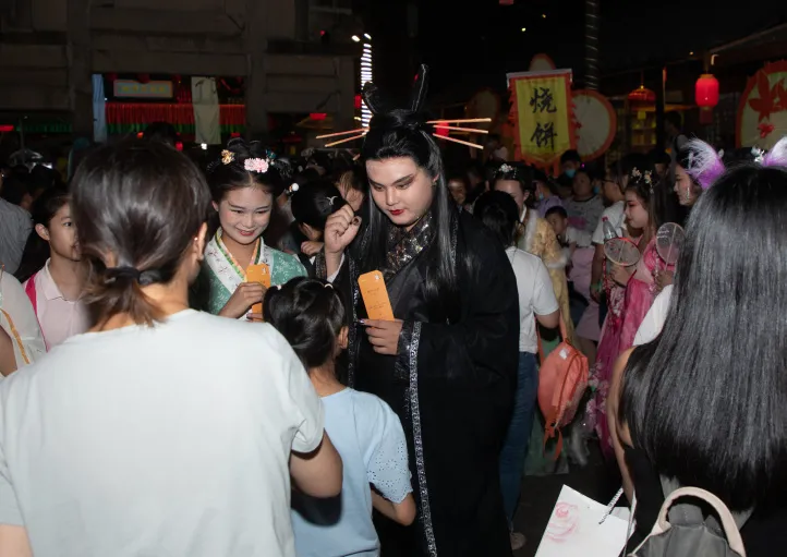 来淹城聊斋节 遇见心软的“神”
