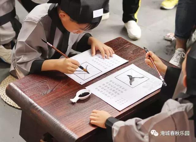 「致敬经典 回归传统」淹城春秋乐园儿童开笔礼已上线!