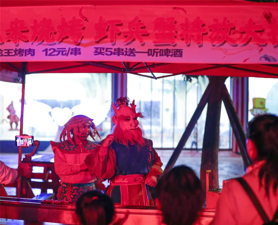 这个夏天,想和你夜游动物园