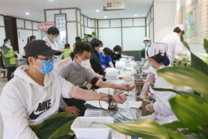 撸起袖子 为爱担当！春秋淹城组织开展无偿献血活动