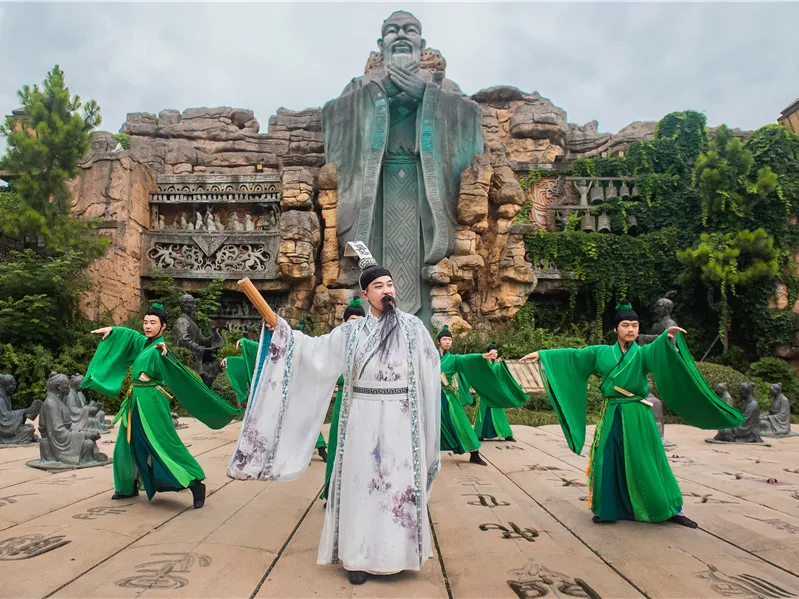 谁还没买?!四季欢乐 一张年卡轻松搞定→