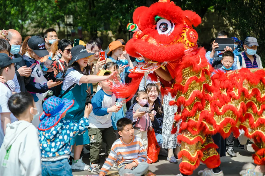 古城提灯 天官赐福｜本“宫”邀你过大年