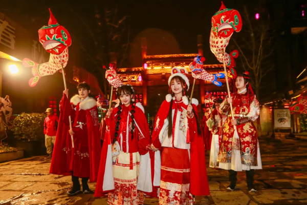 古城提灯 | 全家团圆 赏灯祈福闹元宵79元起…