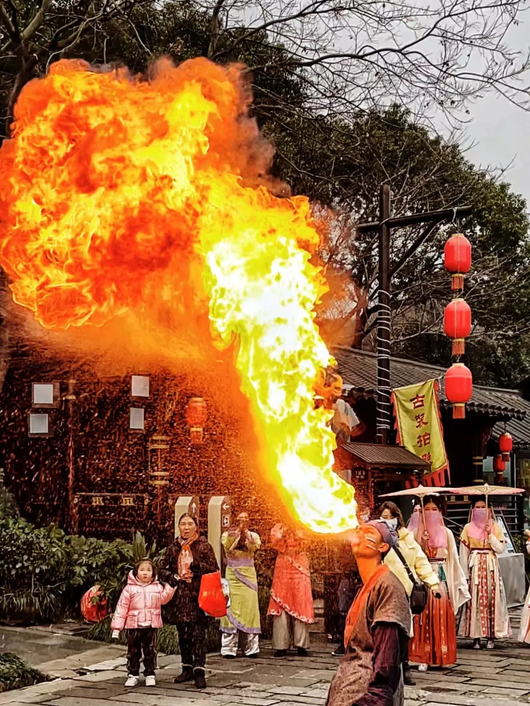 情人节遇元宵 解锁双倍中式浪漫 赏灯、看戏、夜游古城……