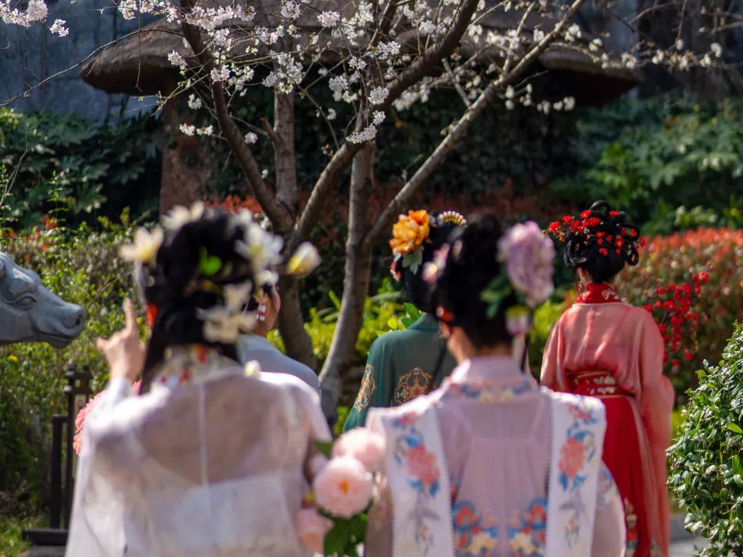 藏在古诗词里的浪漫春日