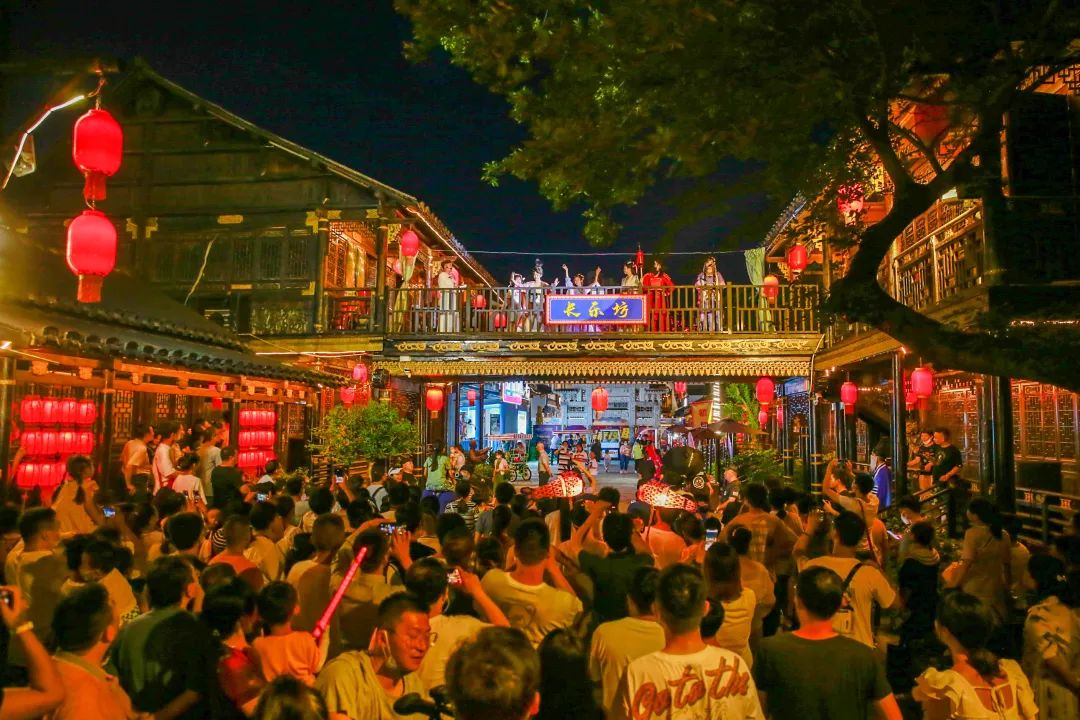 夜水狂欢 | 别闷在家啦！一起去“撒泼”吧