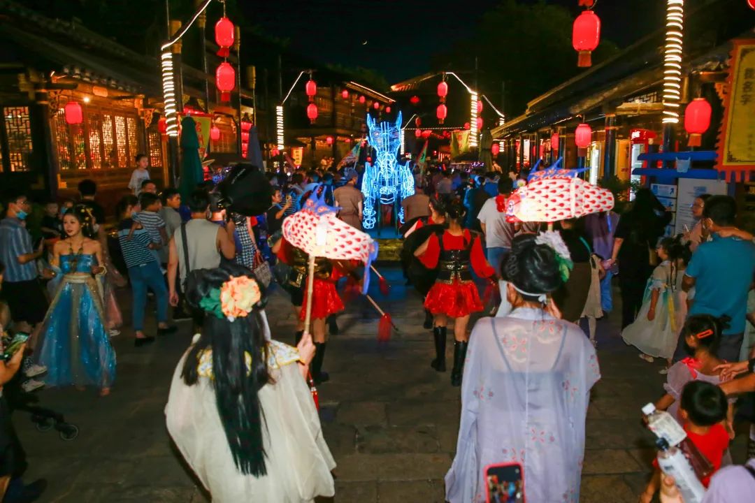 夜水狂欢 | 别闷在家啦！一起去“撒泼”吧