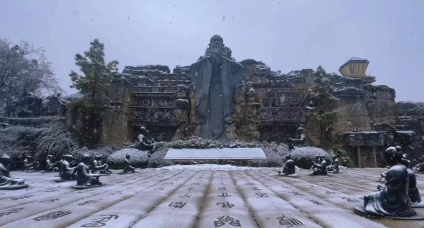 等一场大雪纷飞 为千年古城留白