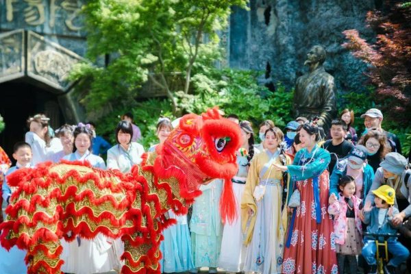 这座被春天唤醒的古城,美得超乎想象~