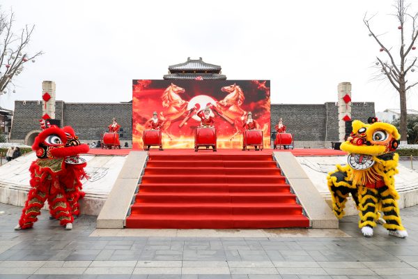 “苏超”球队送福，武进文旅集团揭牌！淹城城门挂春联精彩纷呈