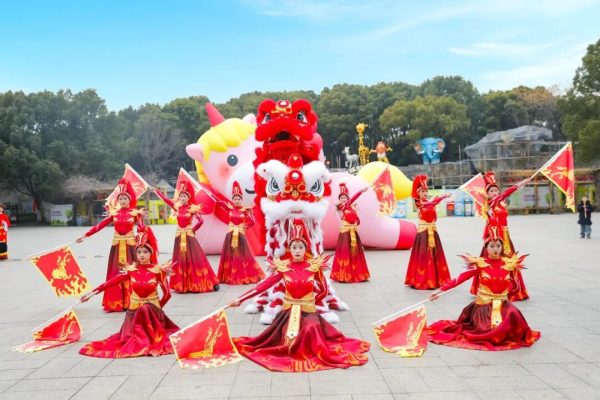 淹城野生动物世界丨新年快乐加“马”，百兽奔腾过大年！